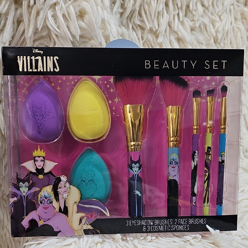 Disney Villains Beauty Set with Brushes and Sponges
